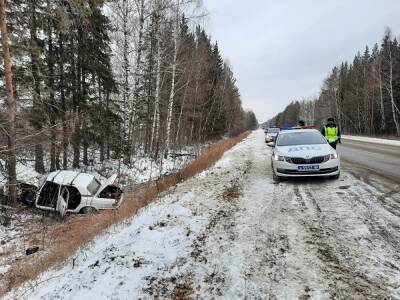 В Свердловской области из-за снегопада произошло 200 аварий, 5 человек погибли
