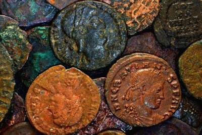В верховьях Оки нашли клад с монетами времен поздней Римской империи