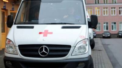 Школьник попал под иномарку в Спасском переулке, перебегая дорогу, мальчик в больнице с переломом