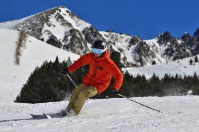 Петербуржцы массово скупают лыжи и сноуборды