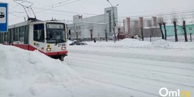Непривитых работников общественного транспорта Новосибирска начали отстранять от работы