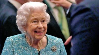 Королева Елизавета II тайно посетила крестины своих правнуков