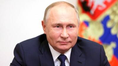 Путин детально обсудил с вирусологом принципы вакцинации и ревакцинации от COVID-19
