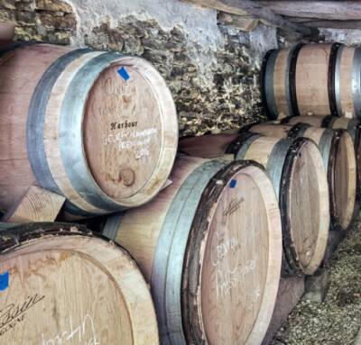 Во Франции на аукционе бочку с вином продали за рекордные 800 тыс. евро: в чем его уникальность. ФОТО