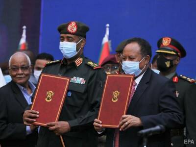 Устроившие в Судане переворот военные согласились освободить премьера