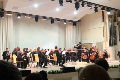 В Мурманске состоялся концерт филармонического оркестра под управлением Дмитрия Полякова