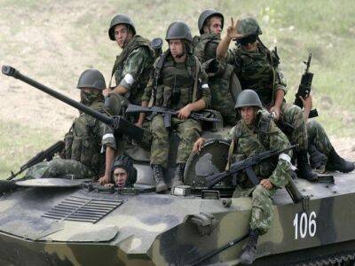 Bloomberg: половина российских батальонов уже заняла позиции для атаки на Украину