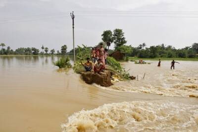 Наводнение в Индии унесло жизни 30 людей, тысячи остались без жилья