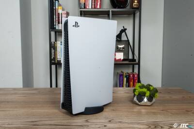 Sony запатентовала съемные боковые панели для PlayStation 5
