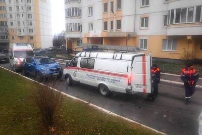 В Курске спасатели помогли двум запертым в квартирах пенсионеркам