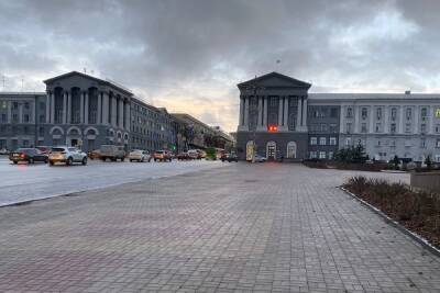 В Курске до 1 декабря завершат новогоднее оформление Театральной площади