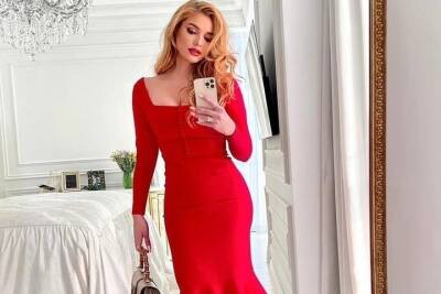 Татьяна Котова восхитила подписчиков образом в красном платье