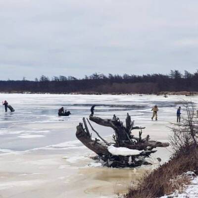 Сахалинец провалился под лед во время рыбалки и погиб