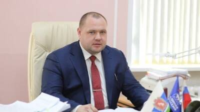 Депутаты Белоярского хотят уволить мэра за двойку по борьбе с коррупцией. Он пытается уйти сам