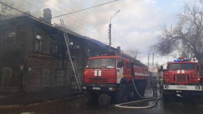 На пожаре в центре Астрахани спасли 16 человек