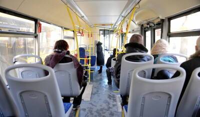 Мэр Уфы поручил выборочно проверять QR-коды у пассажиров общественного транспорта