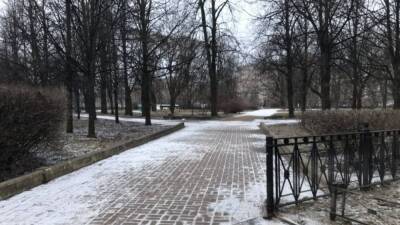 Петербуржцев ожидает облачная погода и небольшой снег 23 ноября