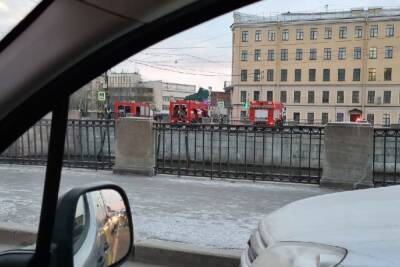 Пожар в доме Лялевича парализовал движение на набережной Обводного канала