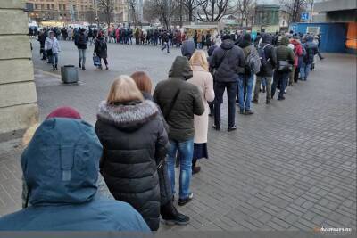 В Петербурге из-за пожара в доме Лялевича на маршрутку выстроилась очередь 100 метров