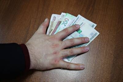Жители Тверской области получают зарплату больше 100 тысяч рублей