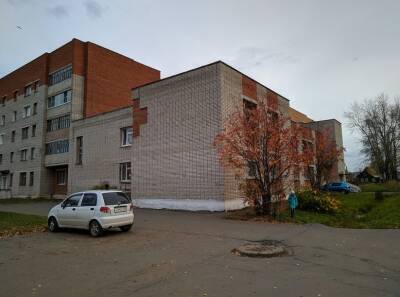 Жители «Аэродрома» требуют вернуть детскую поликлинику на улице Драгунова