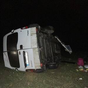 В Турции попал в аварию микроавтобус с нелегалами: пострадали 16 человек. Фото