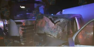 Спасатели вырезали из ГАЗель пассажира после столкновения с грузовиком под Тосно