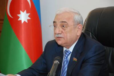 В Азербайджане насчитывается более 400 тыс. рабочих мест в сфере услуг - депутат
