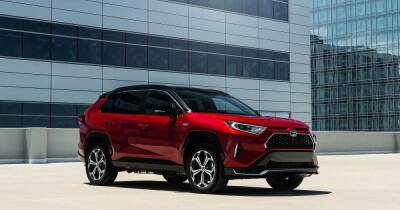 Дефицитный товар: самую дорогую Toyota RAV4 2022 оценили почти в $100 тысяч