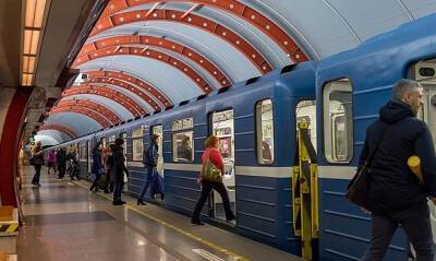 Стоимость проезда в общественном транспорте Петербурга подорожает на 5 рублей