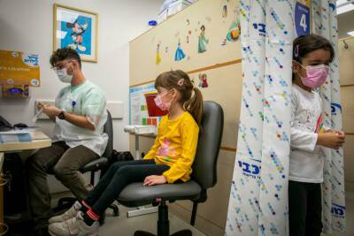 В Израиле растет число новых случаев коронавируса и коэффициент инфицирования
