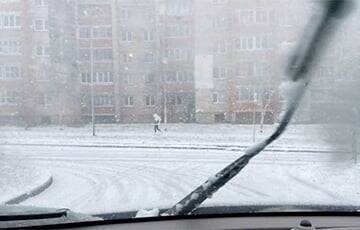 Беларусь засыпало снегом: фоторепортаж