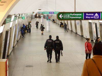 Стоимость проезда в метро Петербурга повысят до 65 рублей