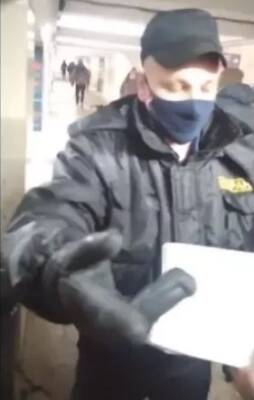 Охрана гоняет нижегородских активистов с мест сбора подписей против QR-кодов