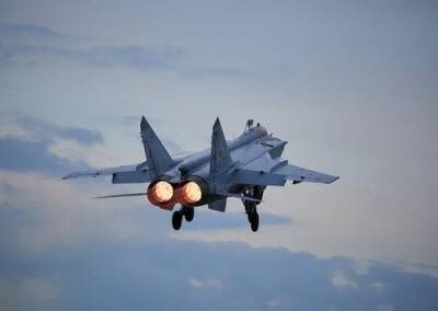 Четвёрка российских МиГ-31БМ уничтожила 10 сверхзвуковых ракет условного противника в стратосфере