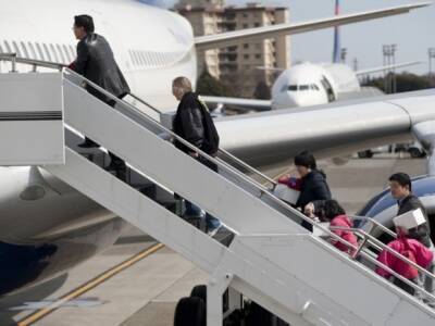Госдума разрешила «крутить» дебоширов на борту самолетов