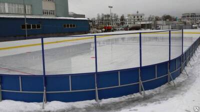 В центре Новосибирска планируют построить магазин на месте хоккейной коробки