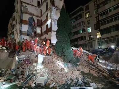 По меньшей мере 4 человека погибли в результате обвала общежития на юге Китая