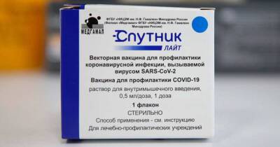 Мурашко заявил, что вакцина "Спутник Лайт" поступила во все регионы РФ
