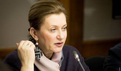Анна Попова порекомендовала регионам не отменять коронавирусные ограничения