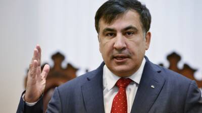 Саакашвили идет на поправку, но признаки болезни еще есть, - врач