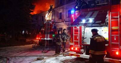 Пожар охватил склад на площади 1000 "квадратов" в Пензе