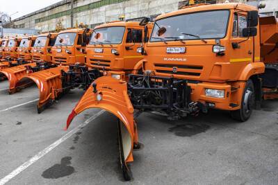Около 60 коммунальных машин будут дежурить этой ночью на дорогах Ростова
