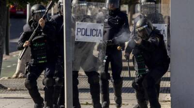 В Испании полиция устроила разгон протеста резиновыми пулями