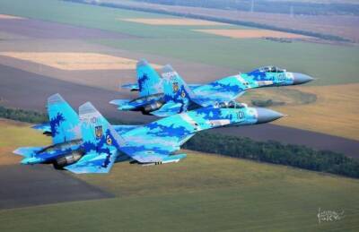 ВВС Украины провели учения истребителей и бомбардировщиков