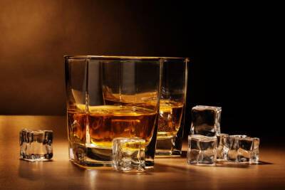 Ученые узнали, какое количество алкоголя повышает риск деменции