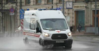 Скорая помощь перевернулась в центре Москвы, есть пострадавшие