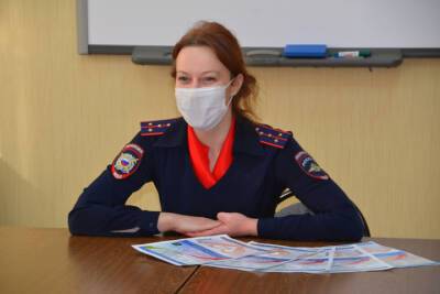 Полицейские провели беседу о вреде наркотиков со студентами Смоленского института искусств