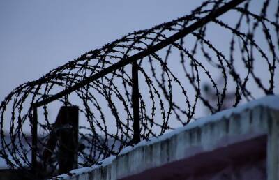 Заключенный в Югре получил реальный срок за то, что ударил сотрудника СИЗО