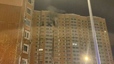 Пожар произошел минувшей ночью в многоквартирном доме на севере Москвы